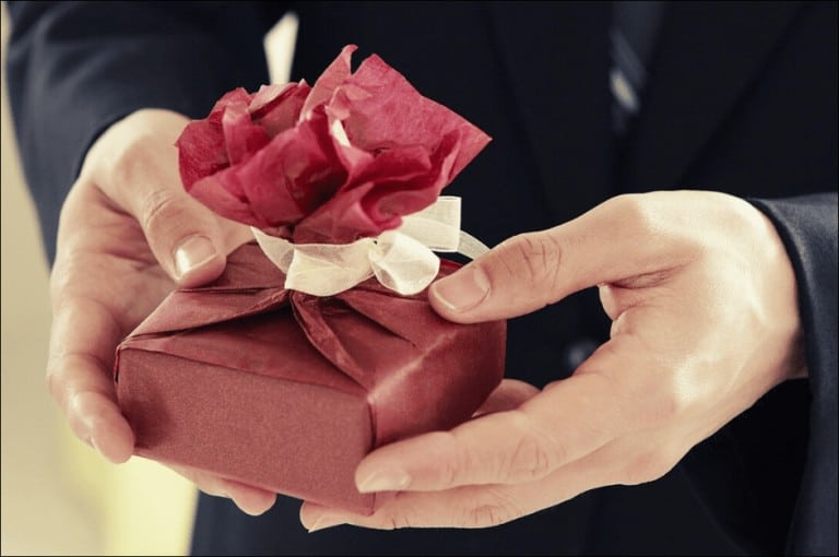 How to Buy Thoughtful Gifts for Your Wife Mom Revamped